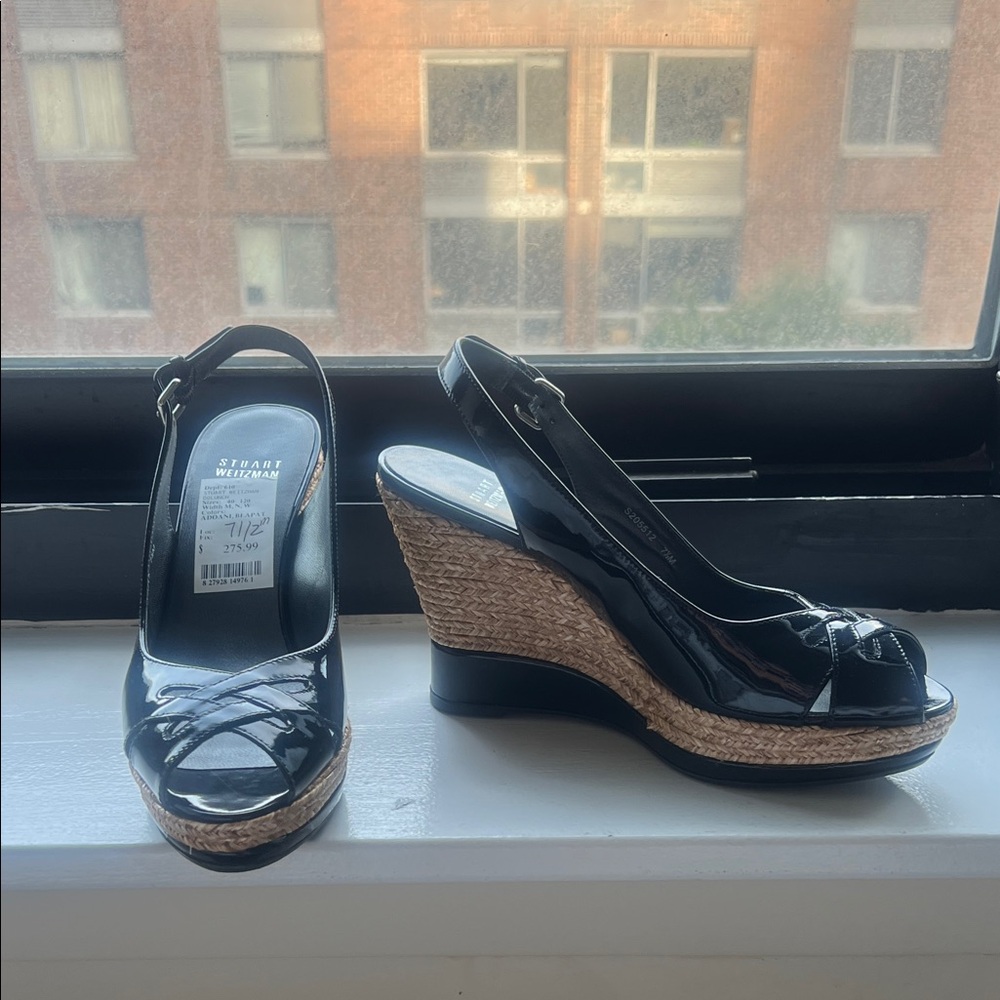 Stuart Weitzman NWT 7.5m Black Patent and Woven Wedges